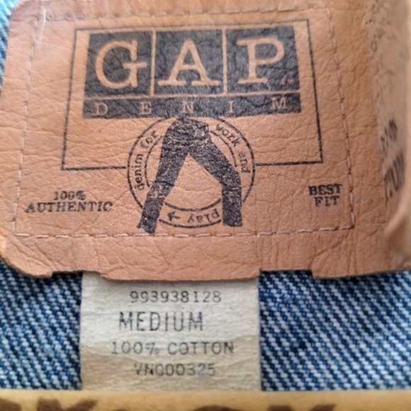 Gap 100% Cotton Denim Jacket with Pins Patches Size Medium - Picture 11 of 11